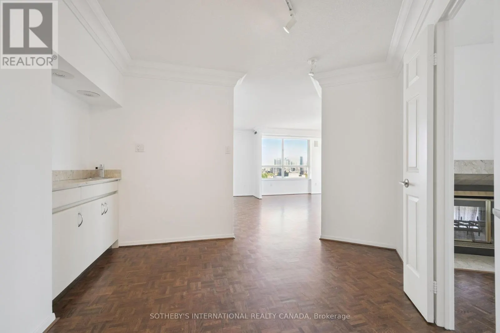 1104 - 130 CARLTON STREET