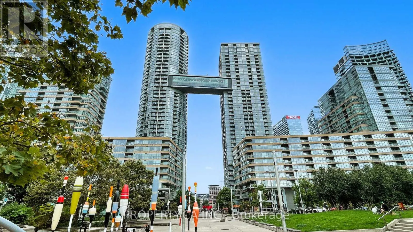 2816 - 15 ICEBOAT TERRACE