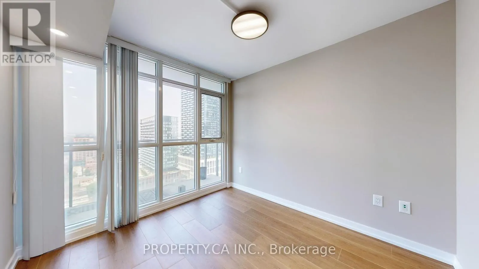 2816 - 15 ICEBOAT TERRACE
