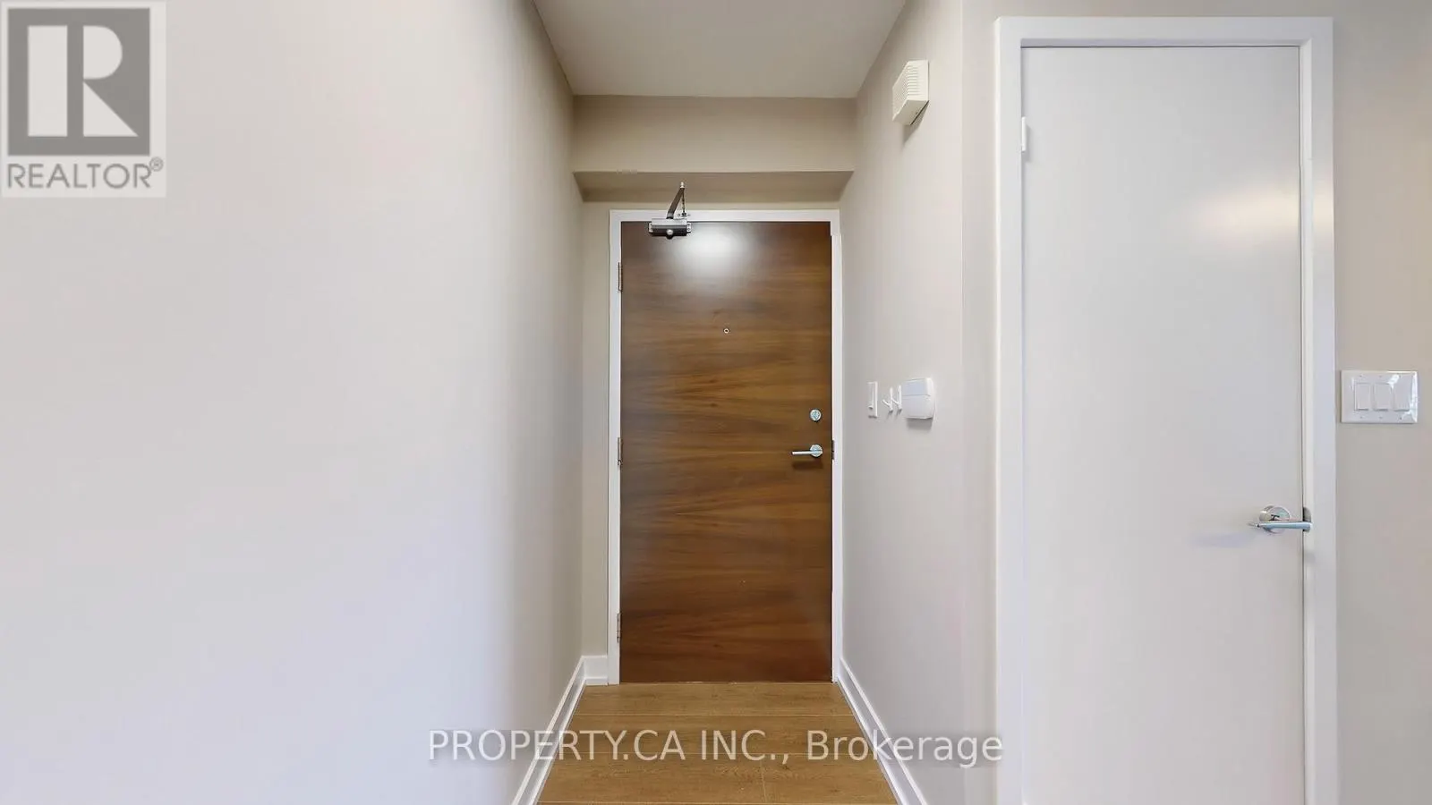 2816 - 15 ICEBOAT TERRACE