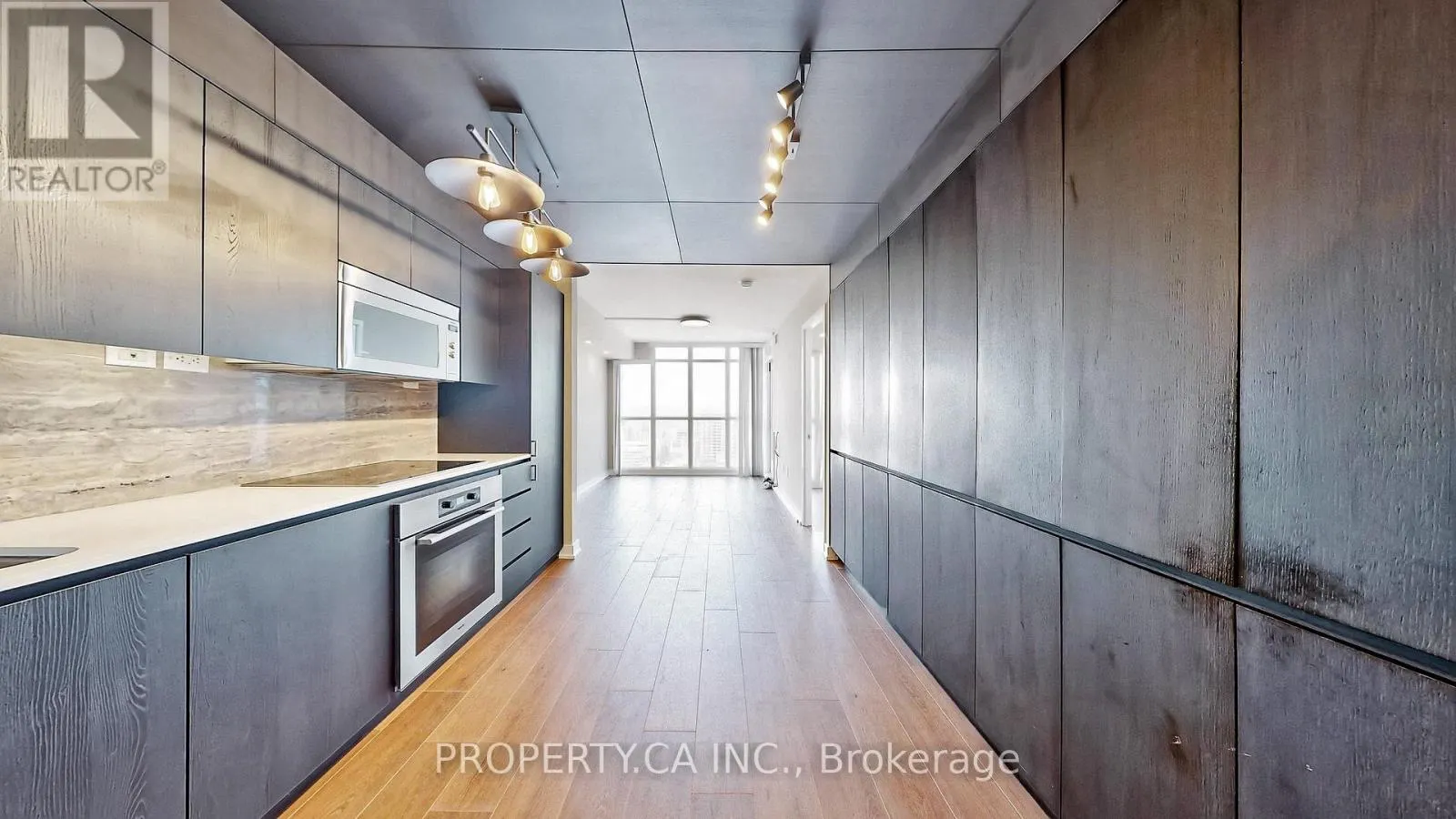 2816 - 15 ICEBOAT TERRACE