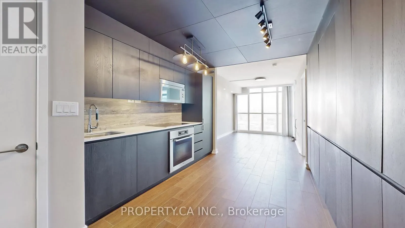 2816 - 15 ICEBOAT TERRACE