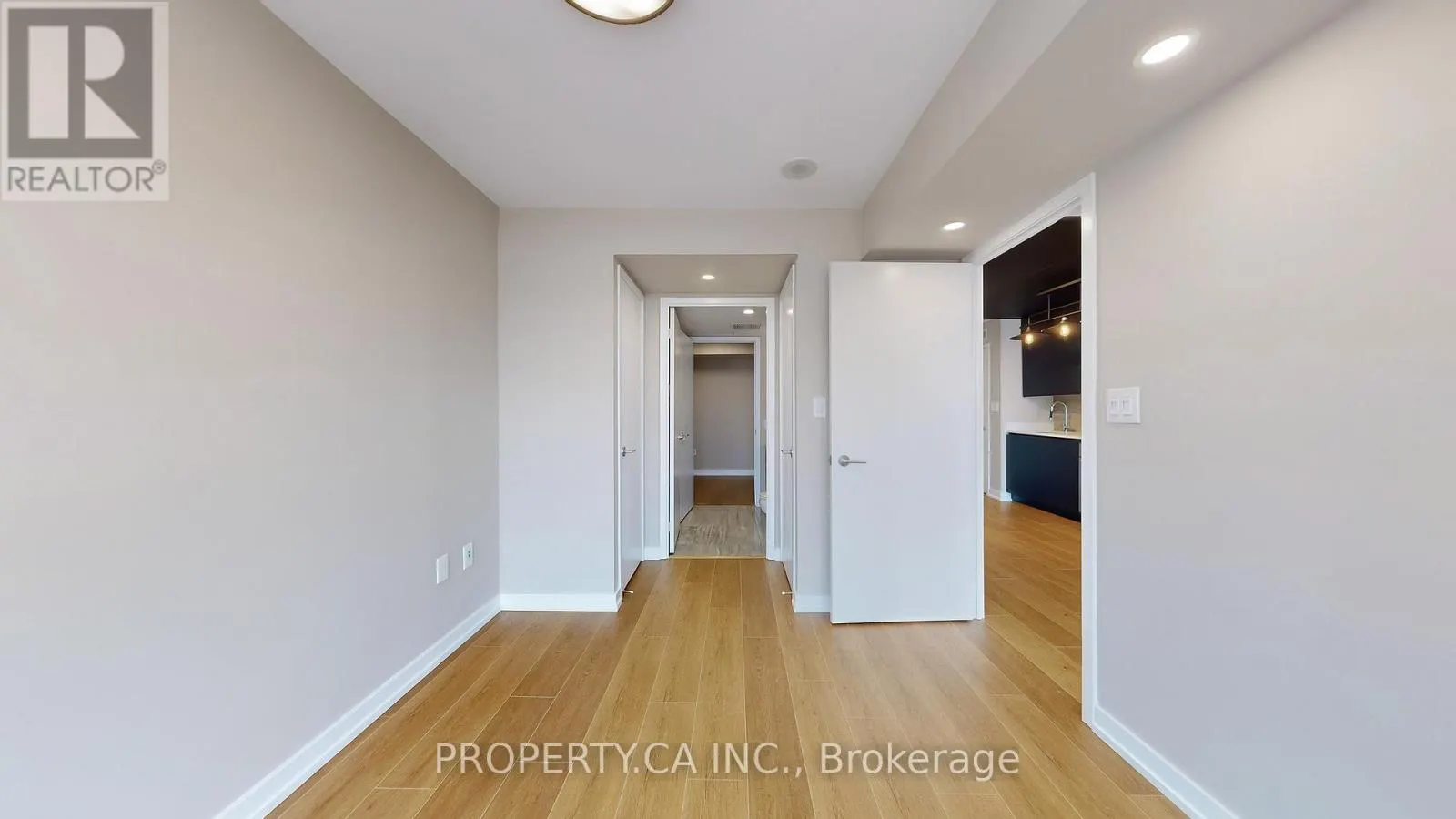 2816 - 15 ICEBOAT TERRACE