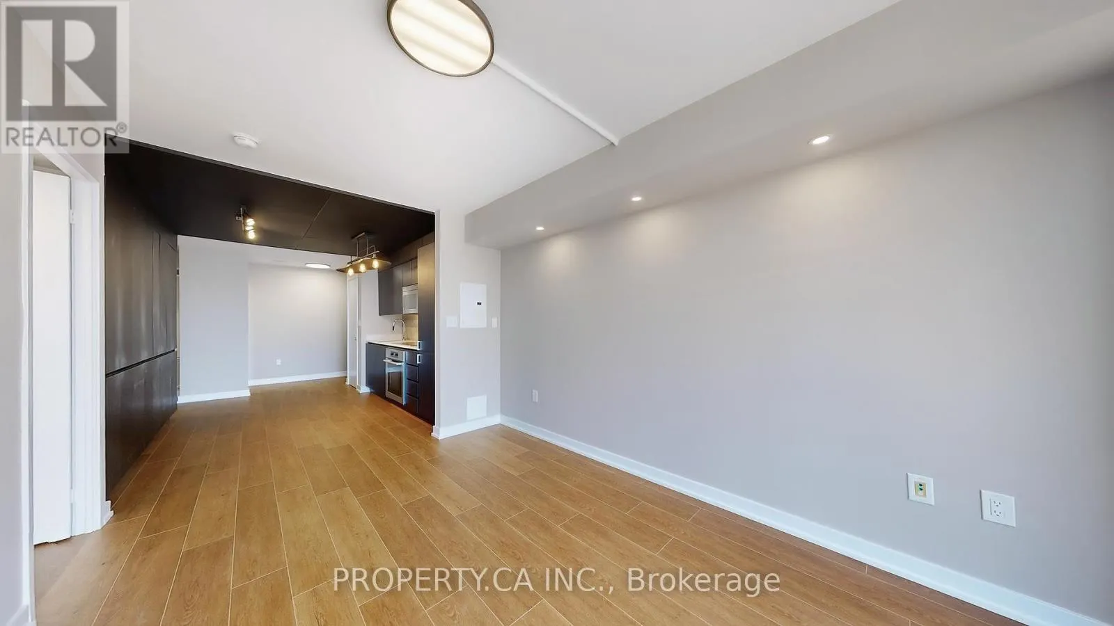 2816 - 15 ICEBOAT TERRACE