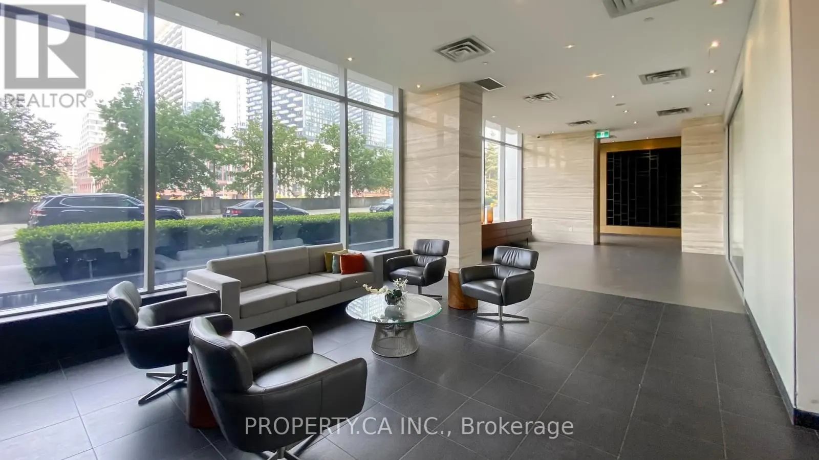2816 - 15 ICEBOAT TERRACE