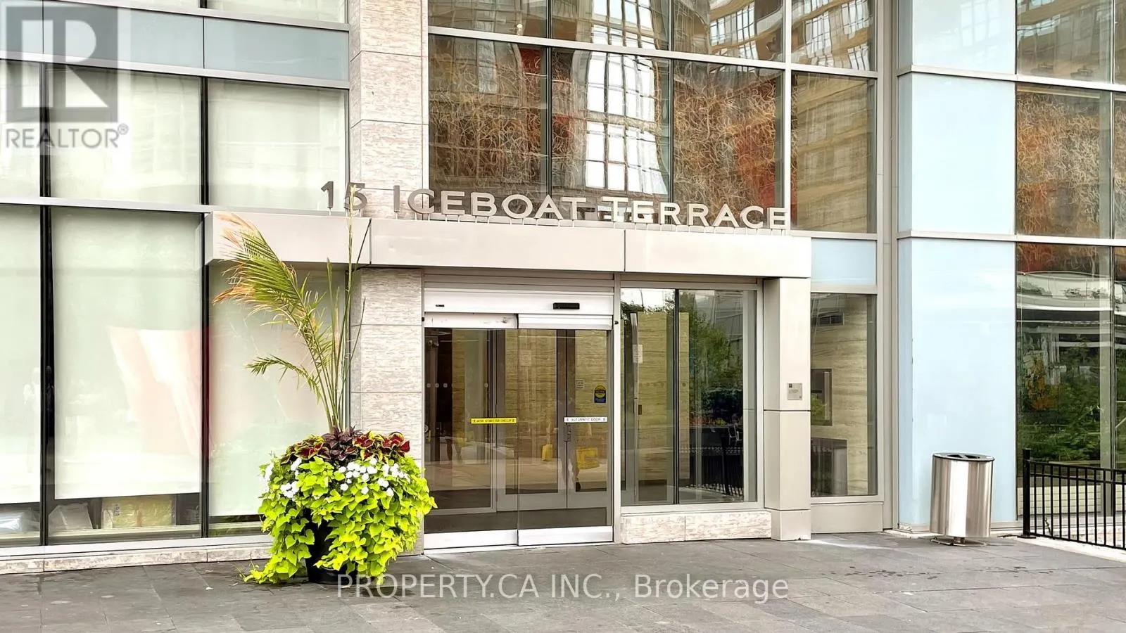 2816 - 15 ICEBOAT TERRACE