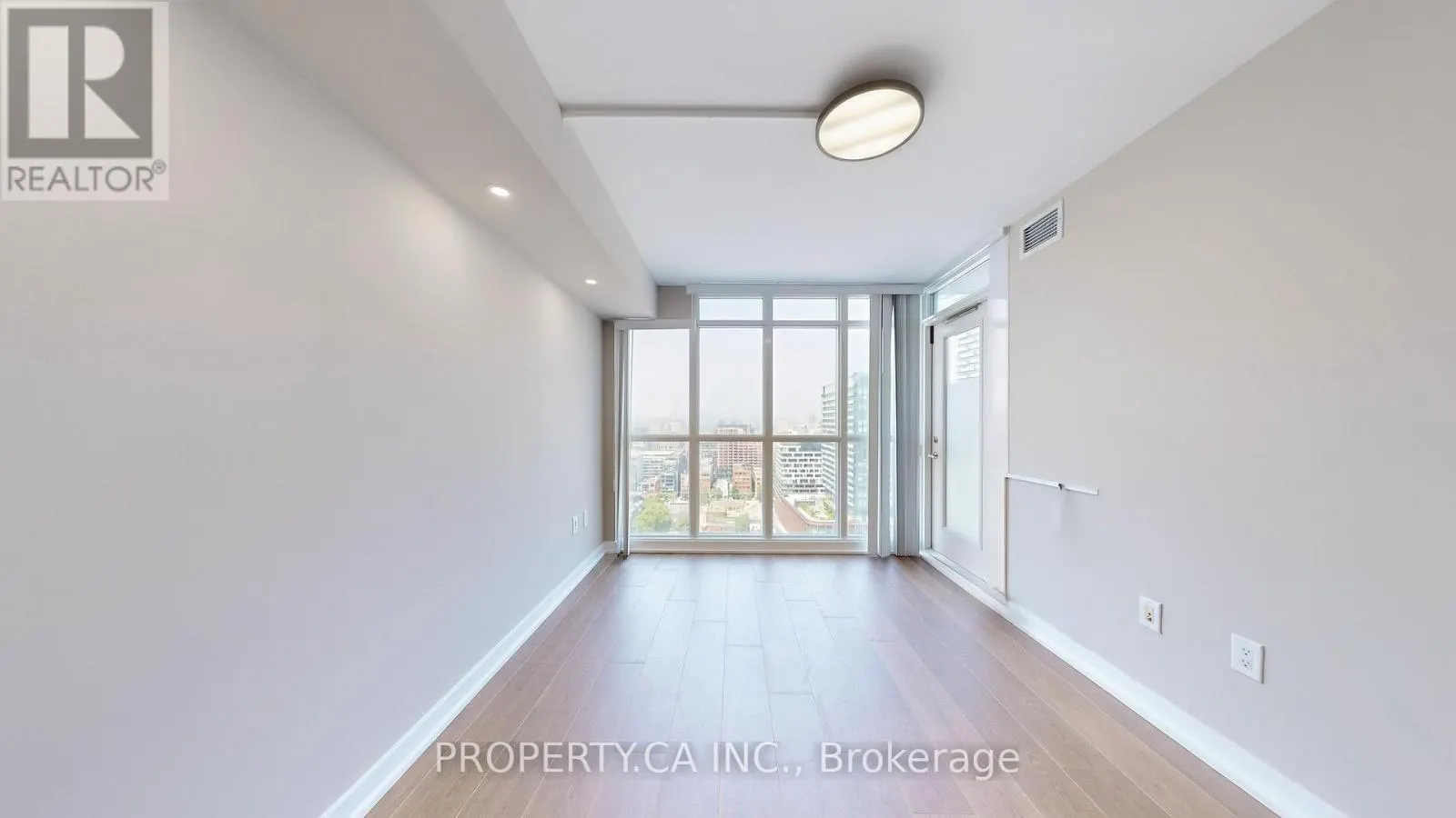 2816 - 15 ICEBOAT TERRACE