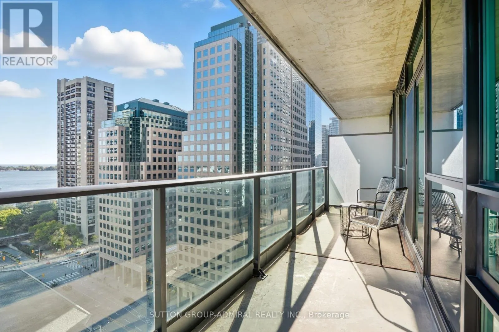 1810 - 33 BAY STREET