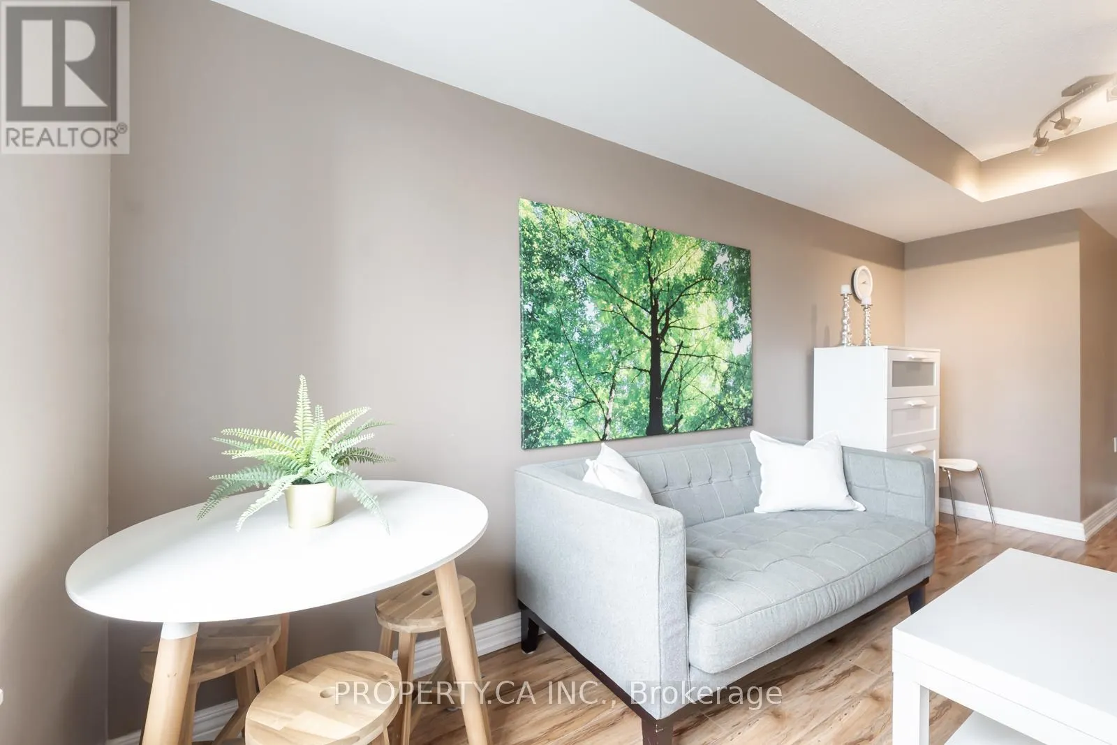 509 - 26 OLIVE AVENUE