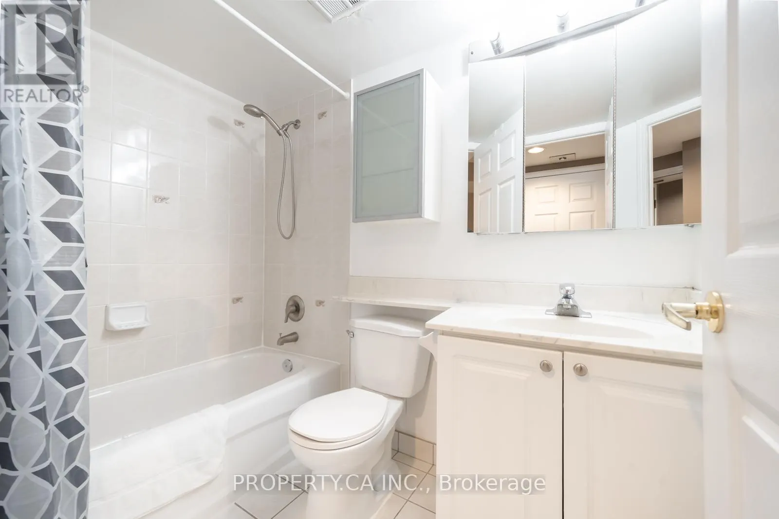 509 - 26 OLIVE AVENUE