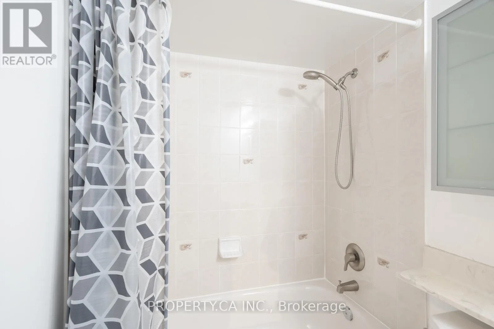 509 - 26 OLIVE AVENUE