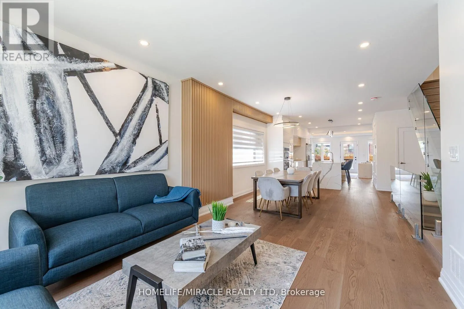 388 OAKWOOD AVENUE