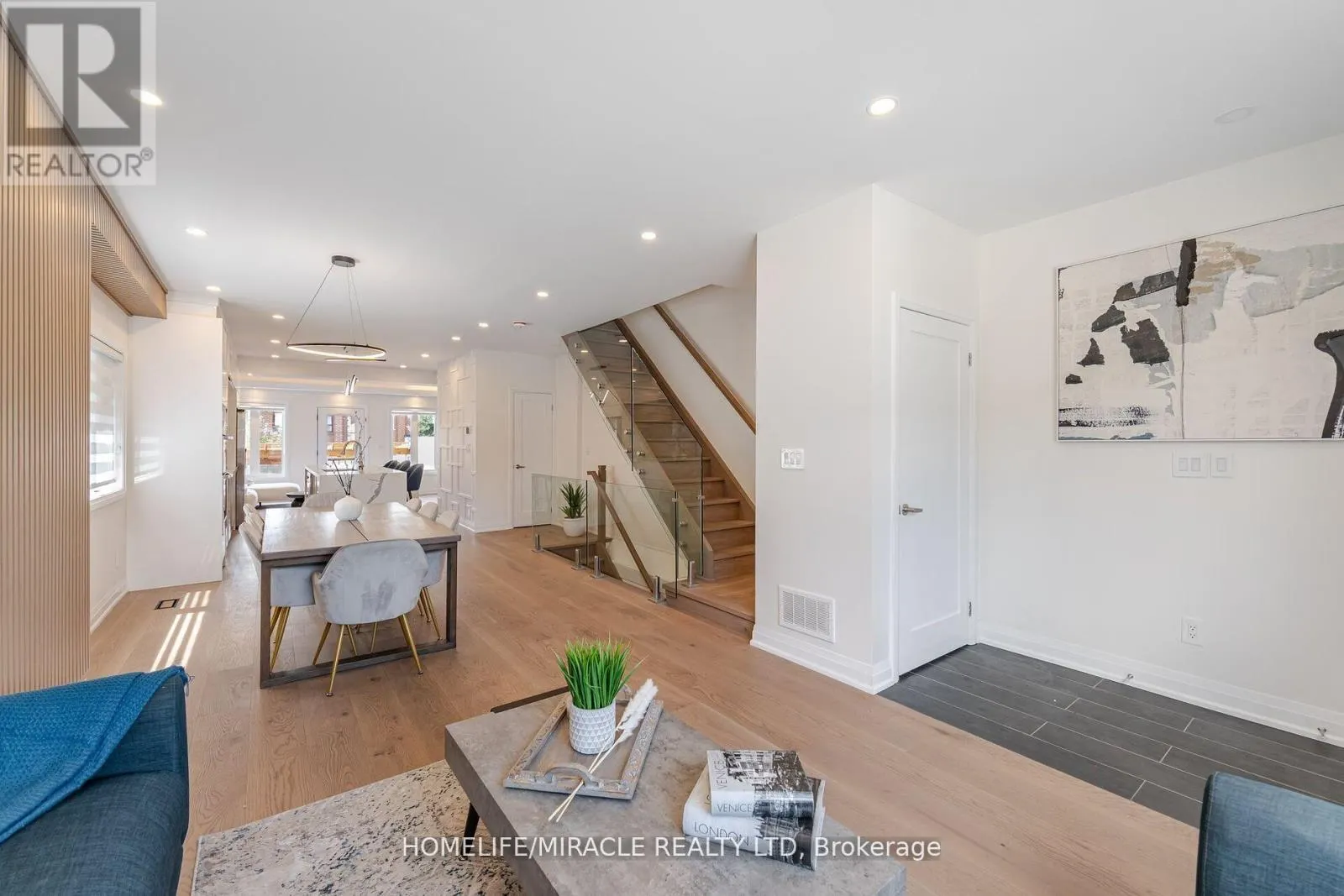 388 OAKWOOD AVENUE