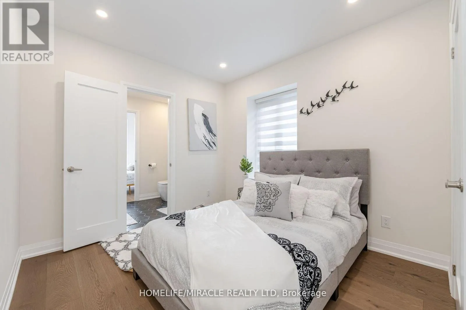 388 OAKWOOD AVENUE