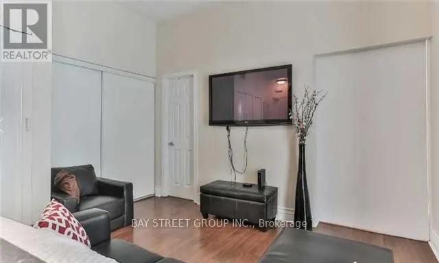 M10 - 539 JARVIS STREET