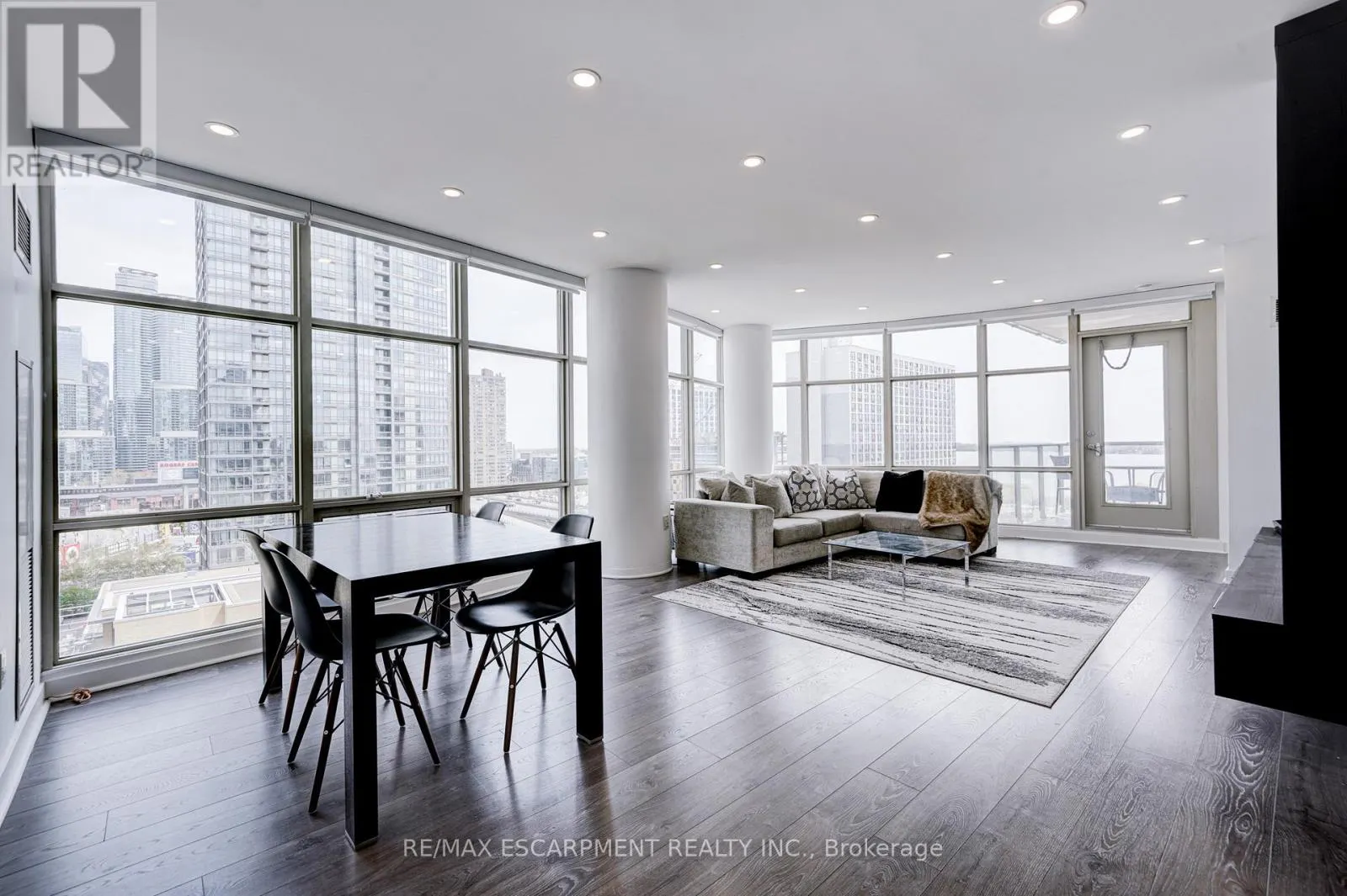 1109 - 35 MARINER TERRACE