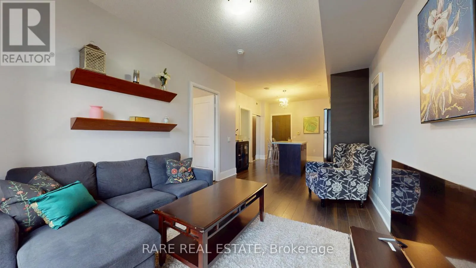 925 - 560 FRONT STREET W
