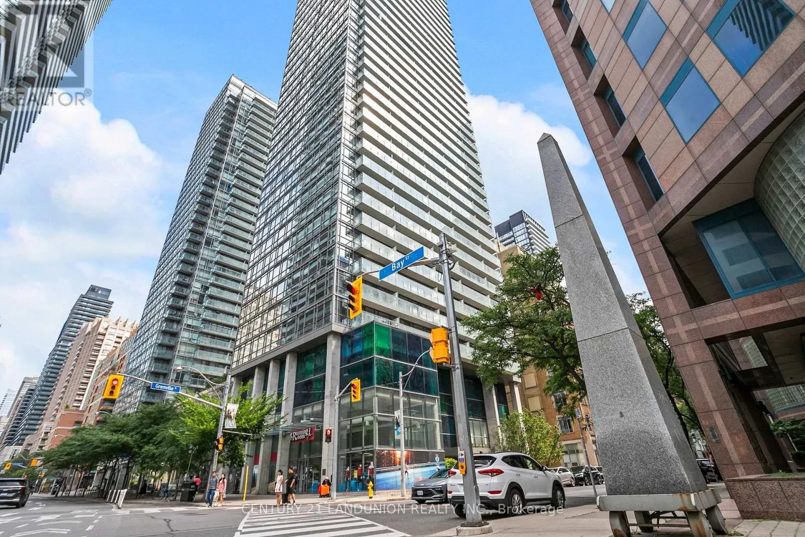 2801 - 38 GRENVILLE STREET