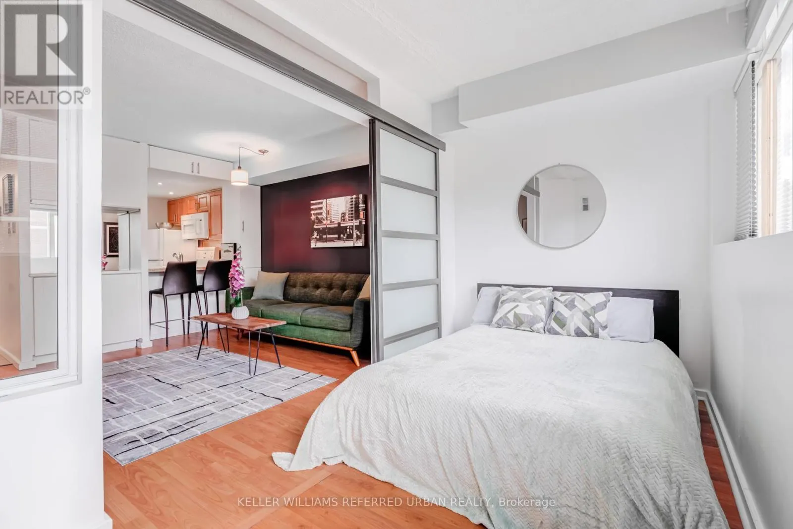 332 - 60 HOMEWOOD AVENUE