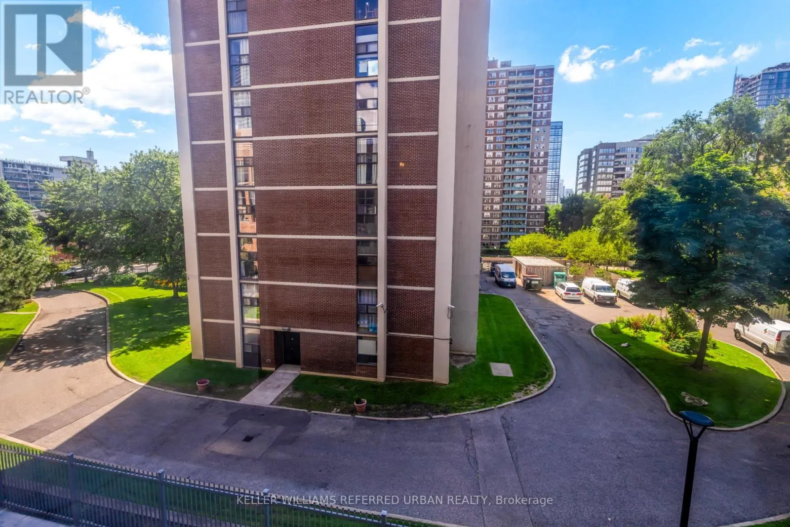 332 - 60 HOMEWOOD AVENUE