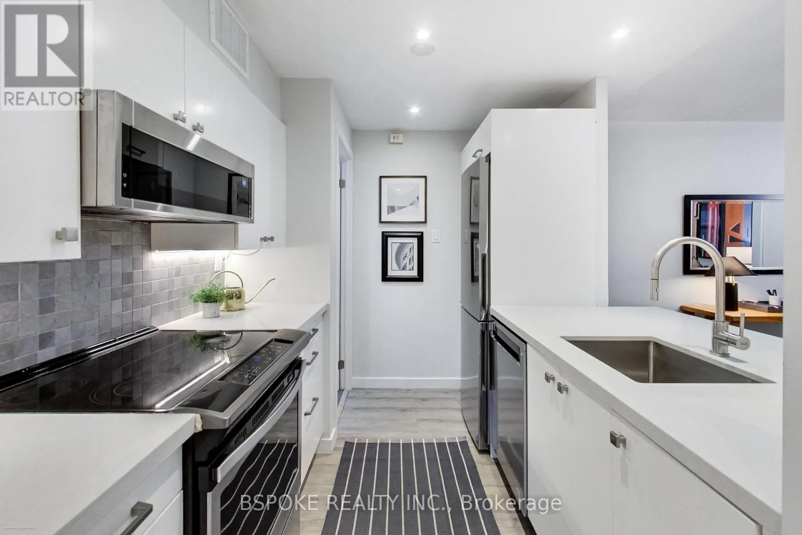 204 - 105 MCCAUL STREET