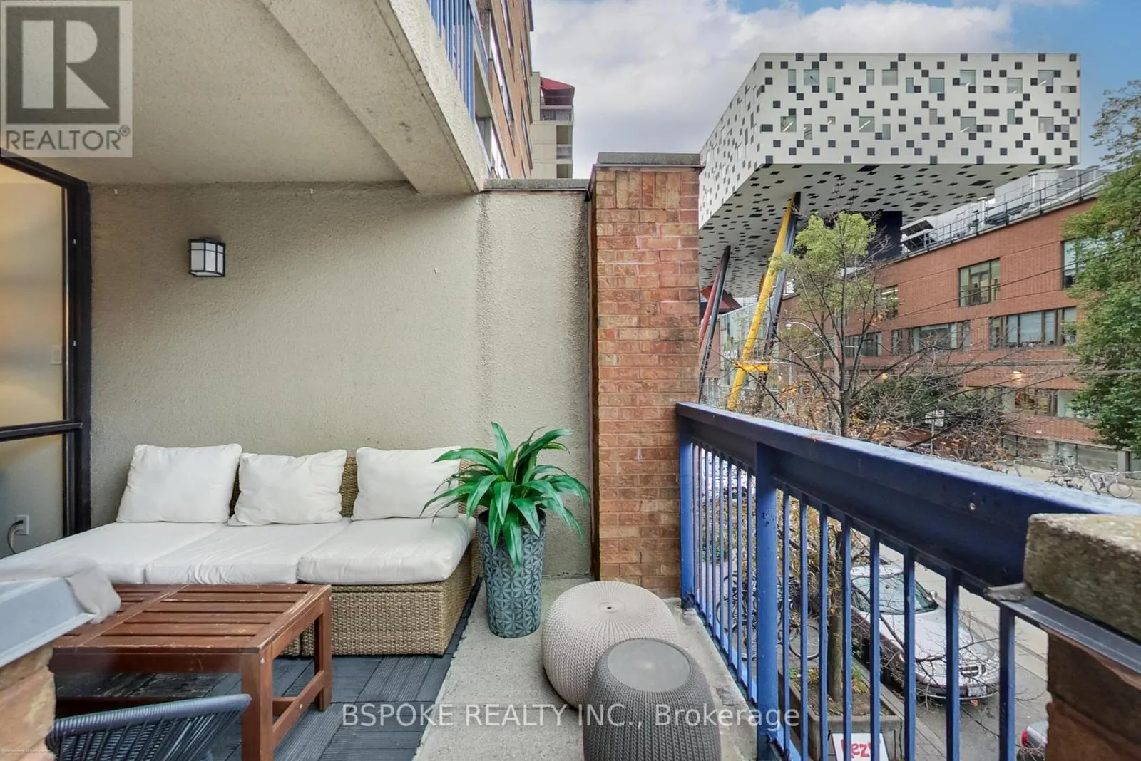204 - 105 MCCAUL STREET