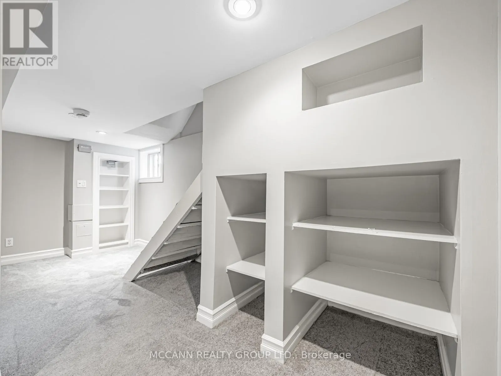 105 RONAN AVENUE