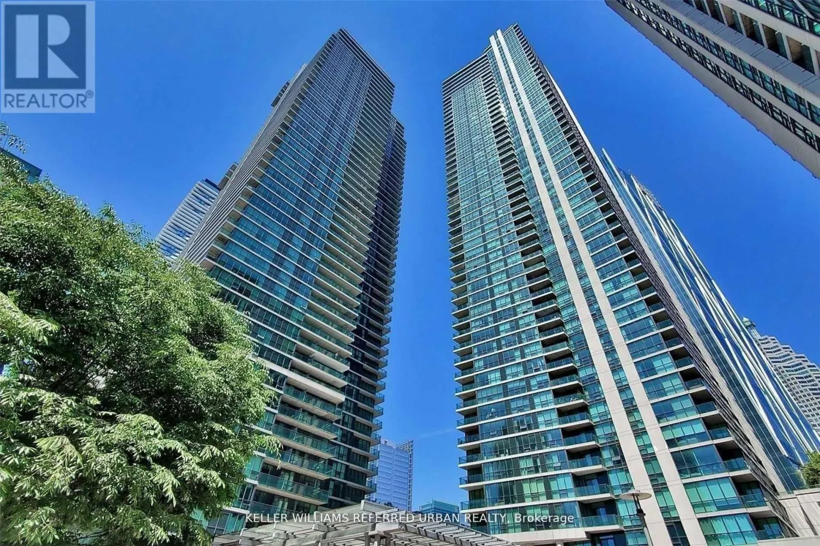 2606 - 18 HARBOUR STREET
