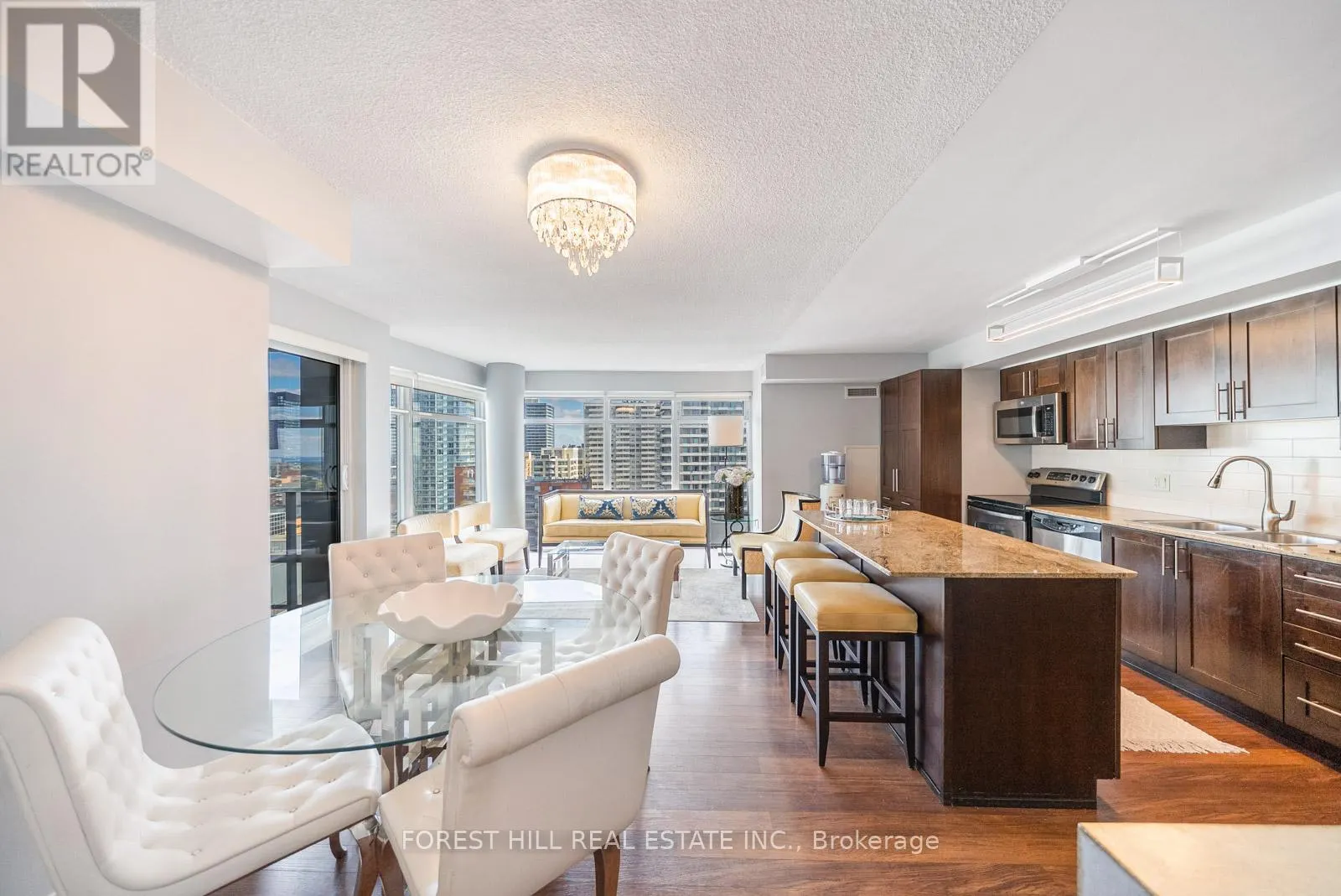 2311 - 2191 YONGE STREET