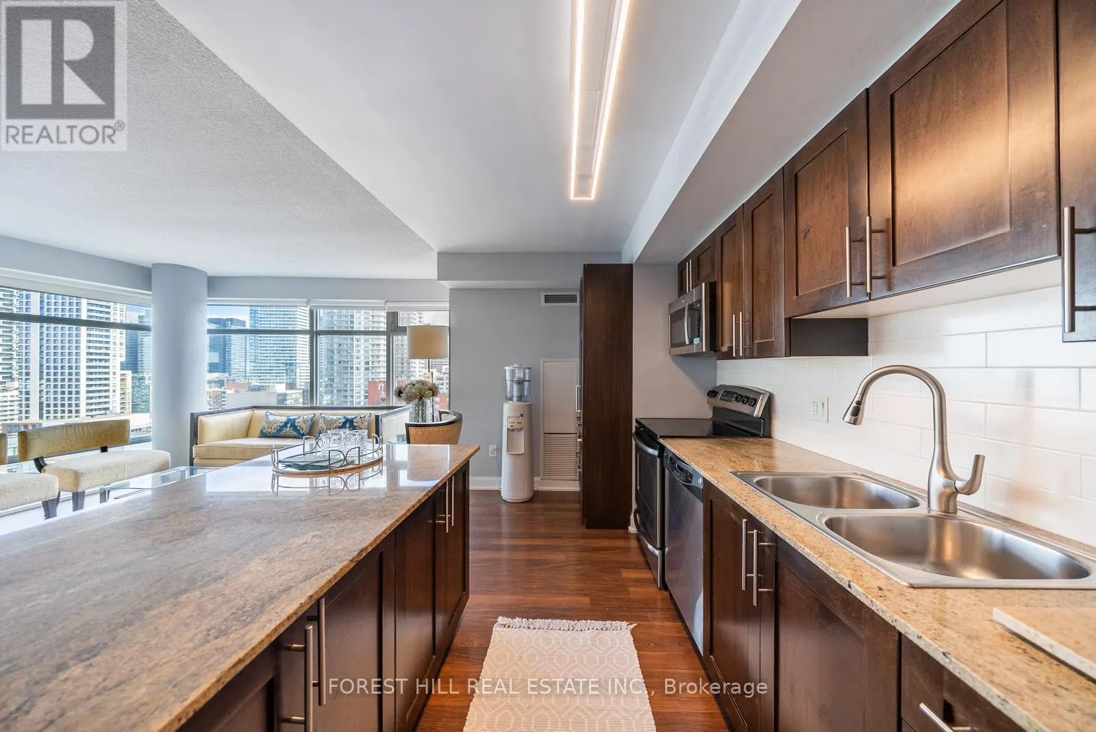 2311 - 2191 YONGE STREET
