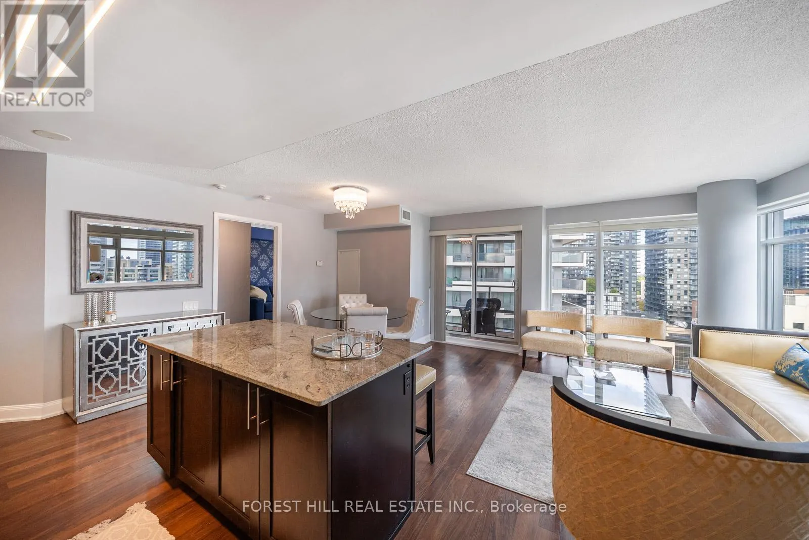 2311 - 2191 YONGE STREET