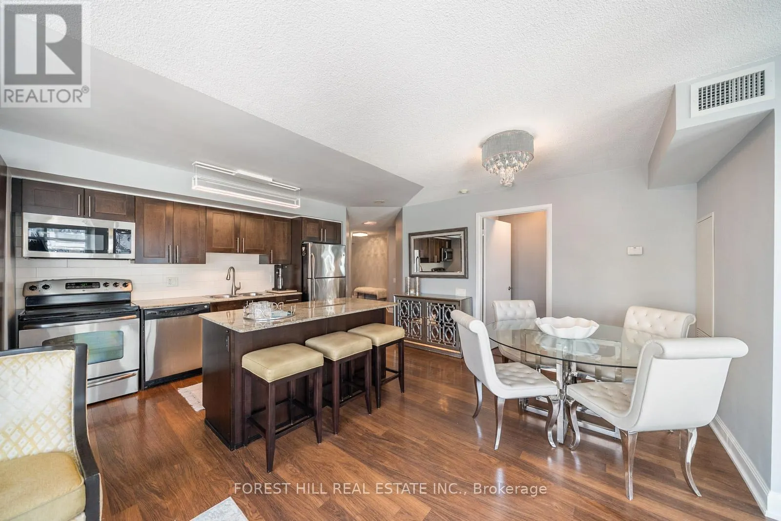 2311 - 2191 YONGE STREET