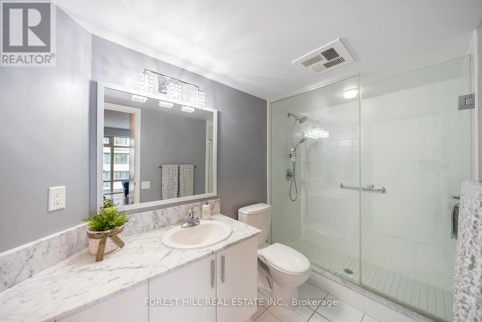 2311 - 2191 YONGE STREET