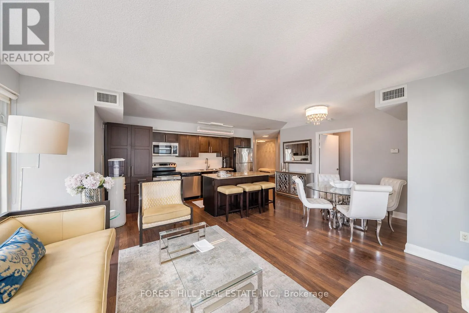 2311 - 2191 YONGE STREET
