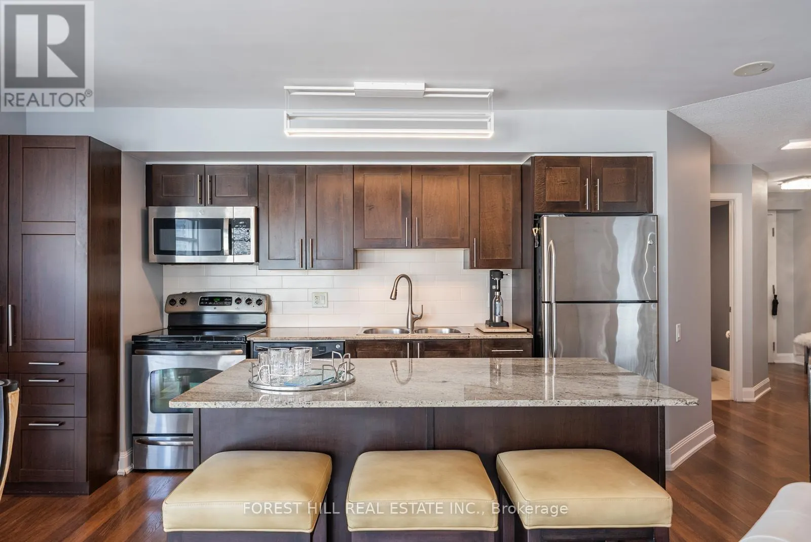 2311 - 2191 YONGE STREET