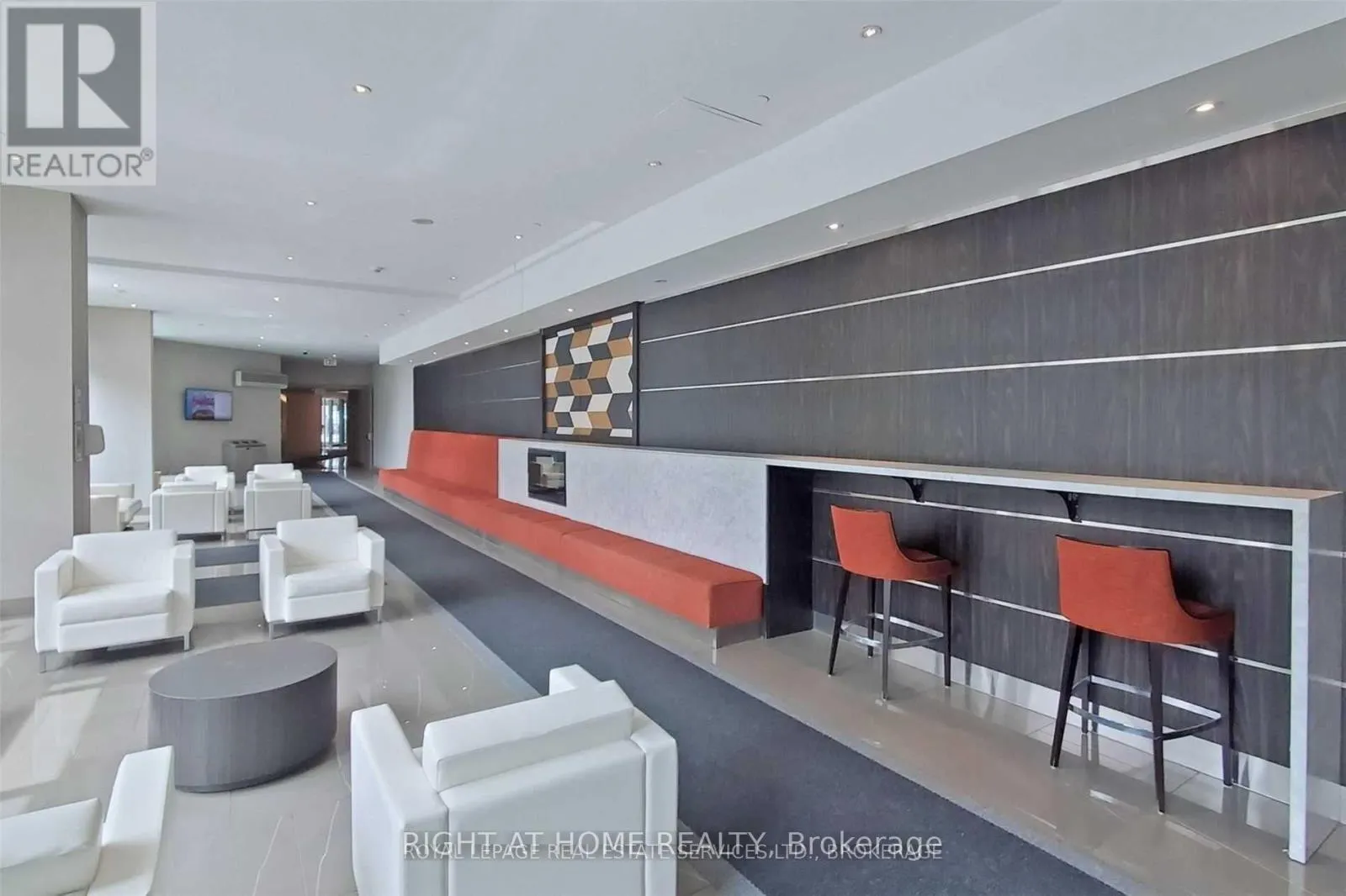 1810 - 361 FRONT STREET W