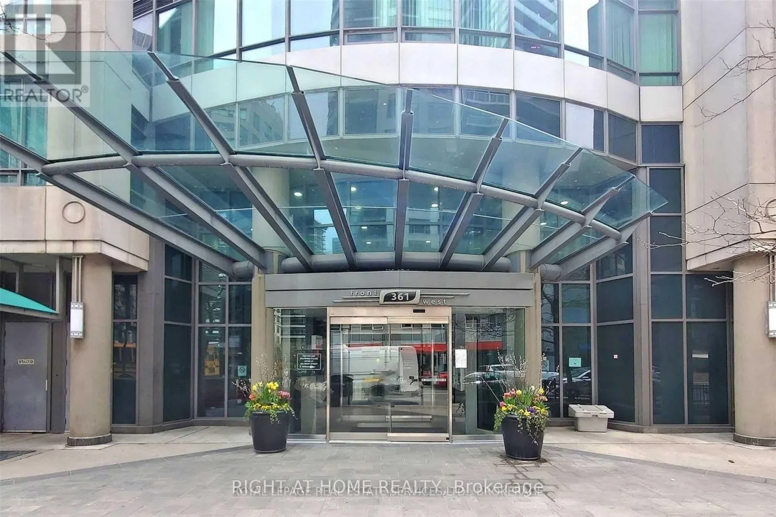 1810 - 361 FRONT STREET W