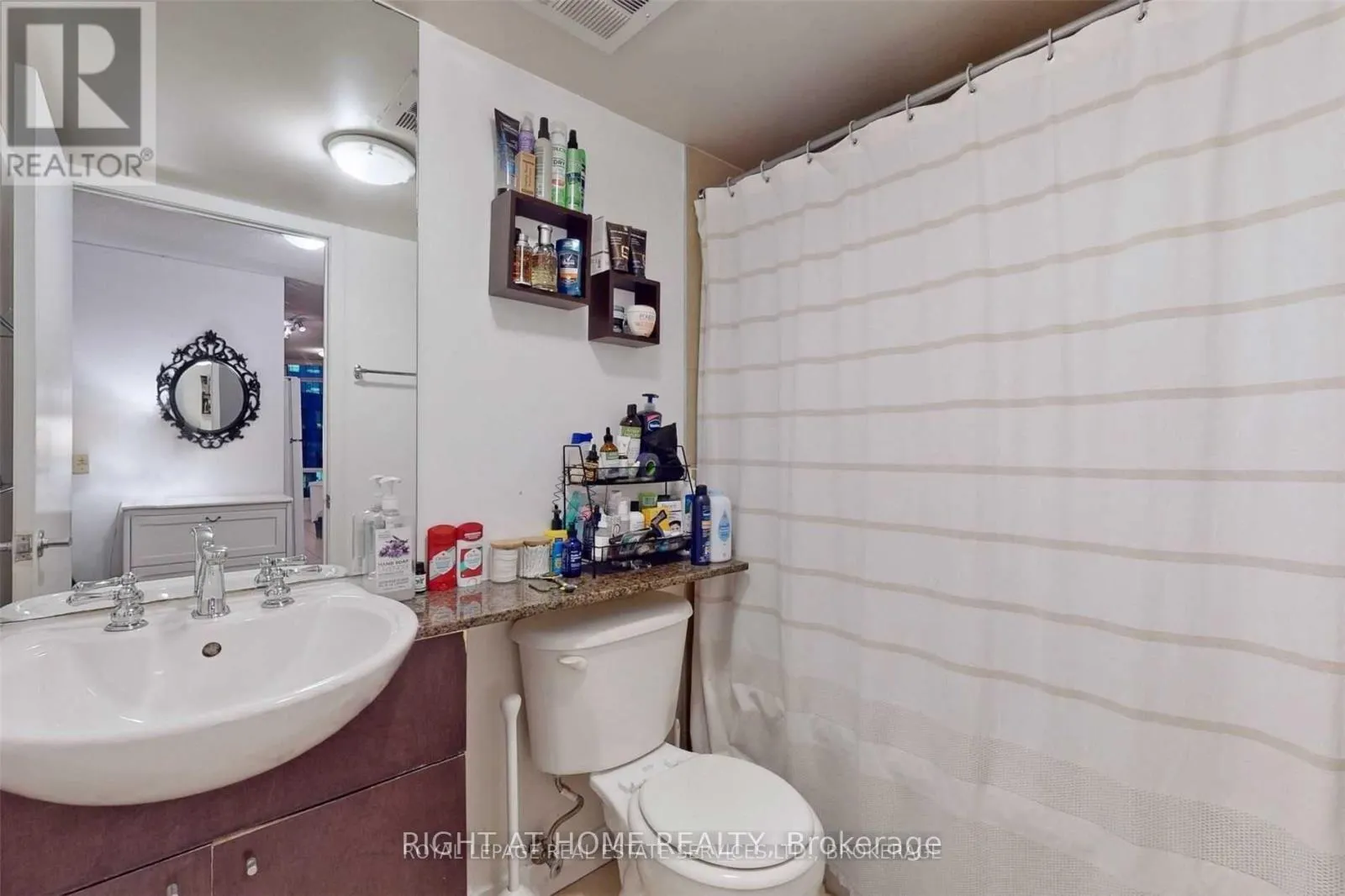 1810 - 361 FRONT STREET W