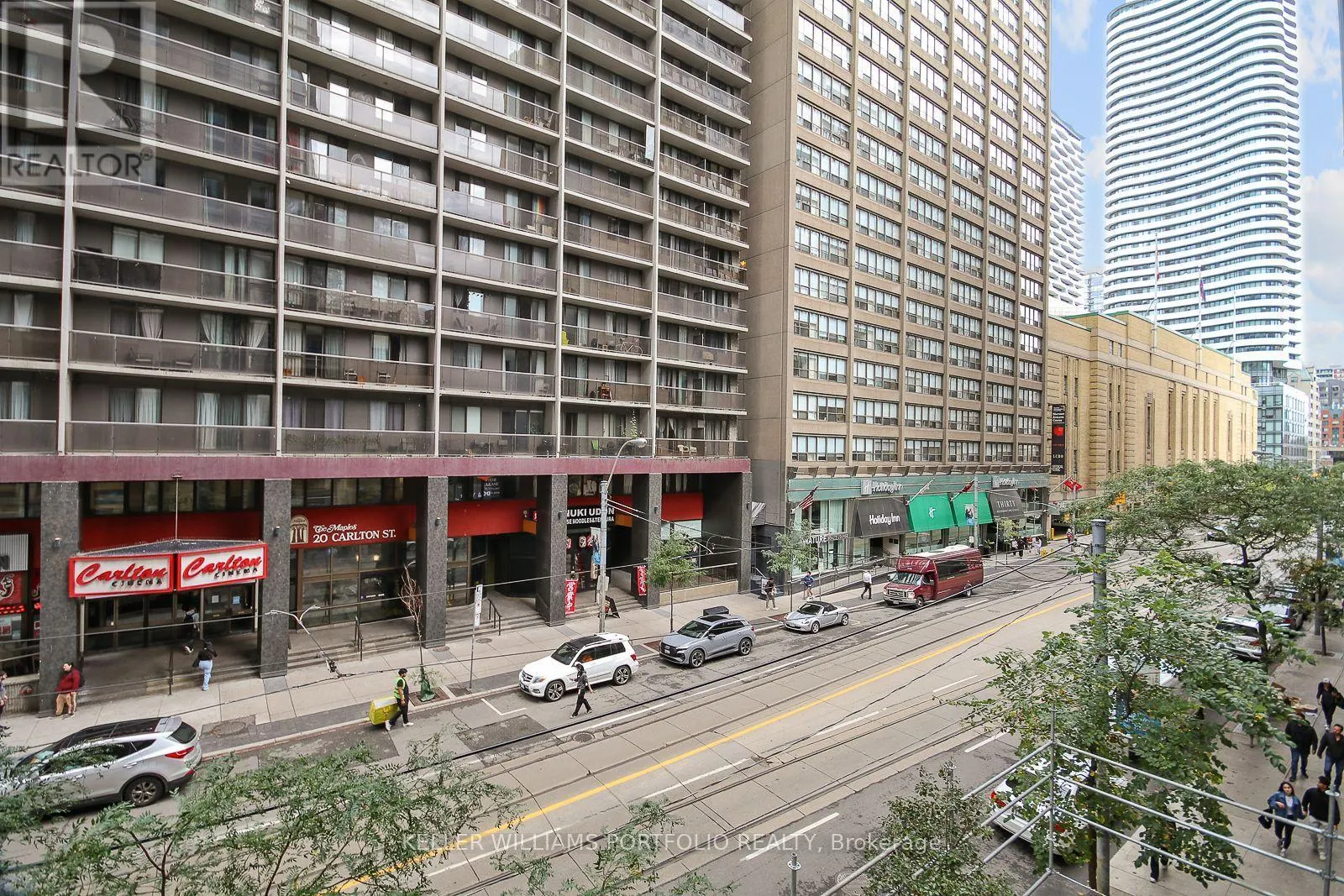 327 - 25 CARLTON STREET