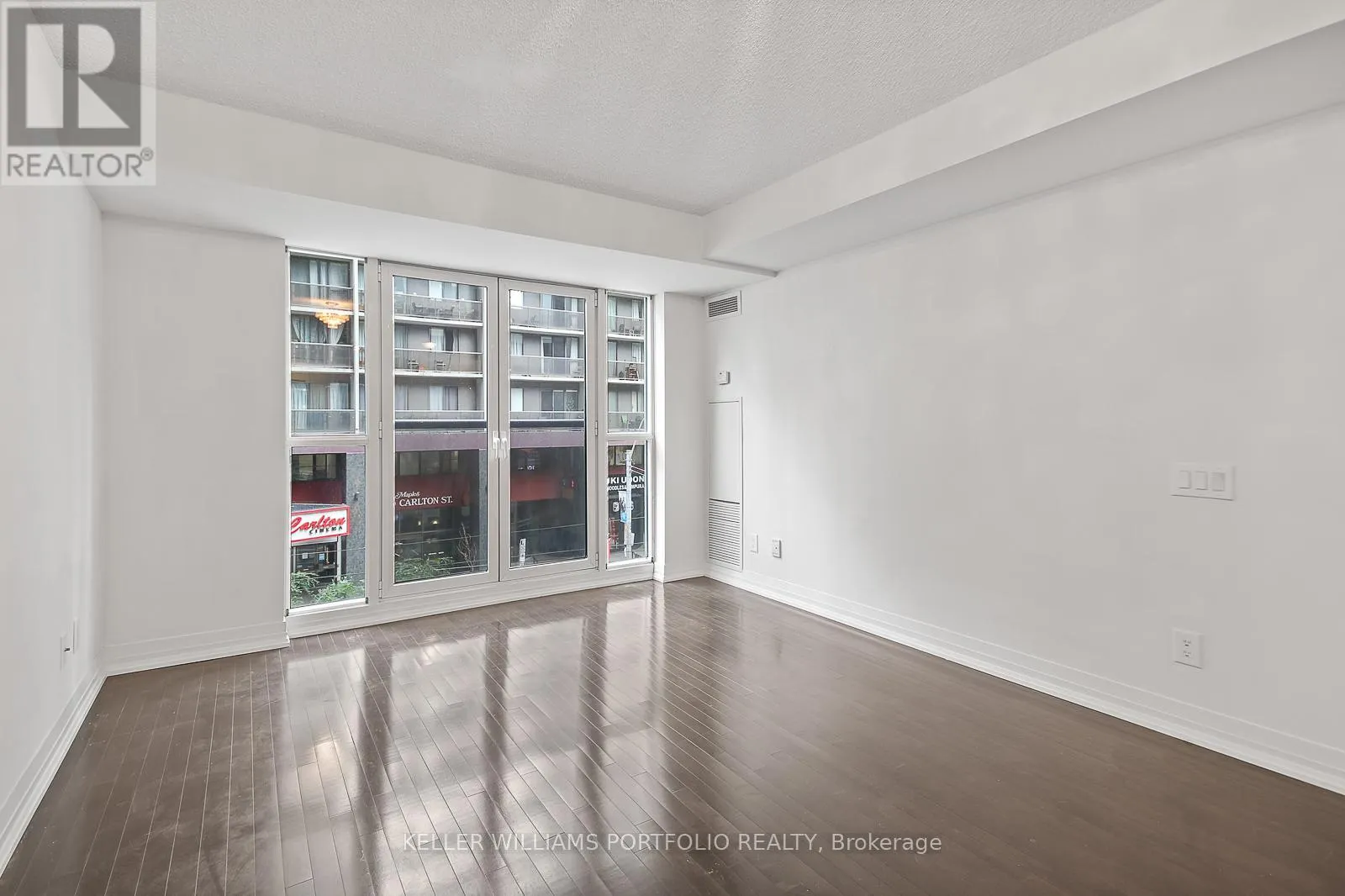 327 - 25 CARLTON STREET