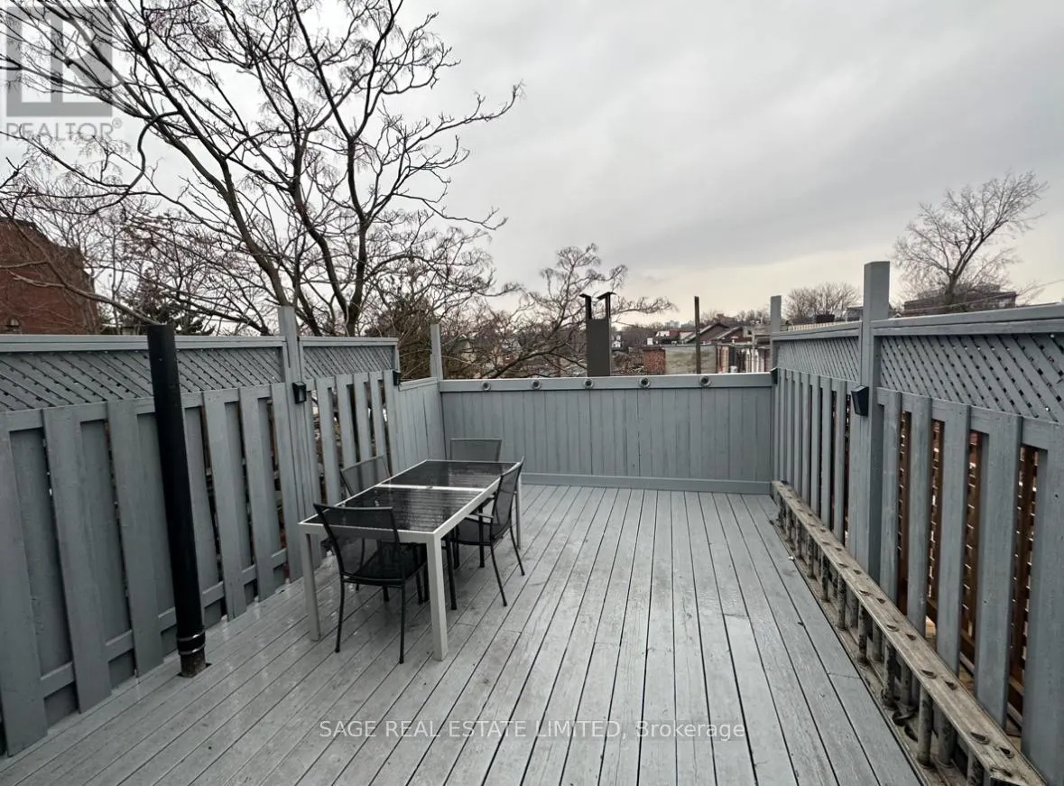 3 - 1130 QUEEN STREET W