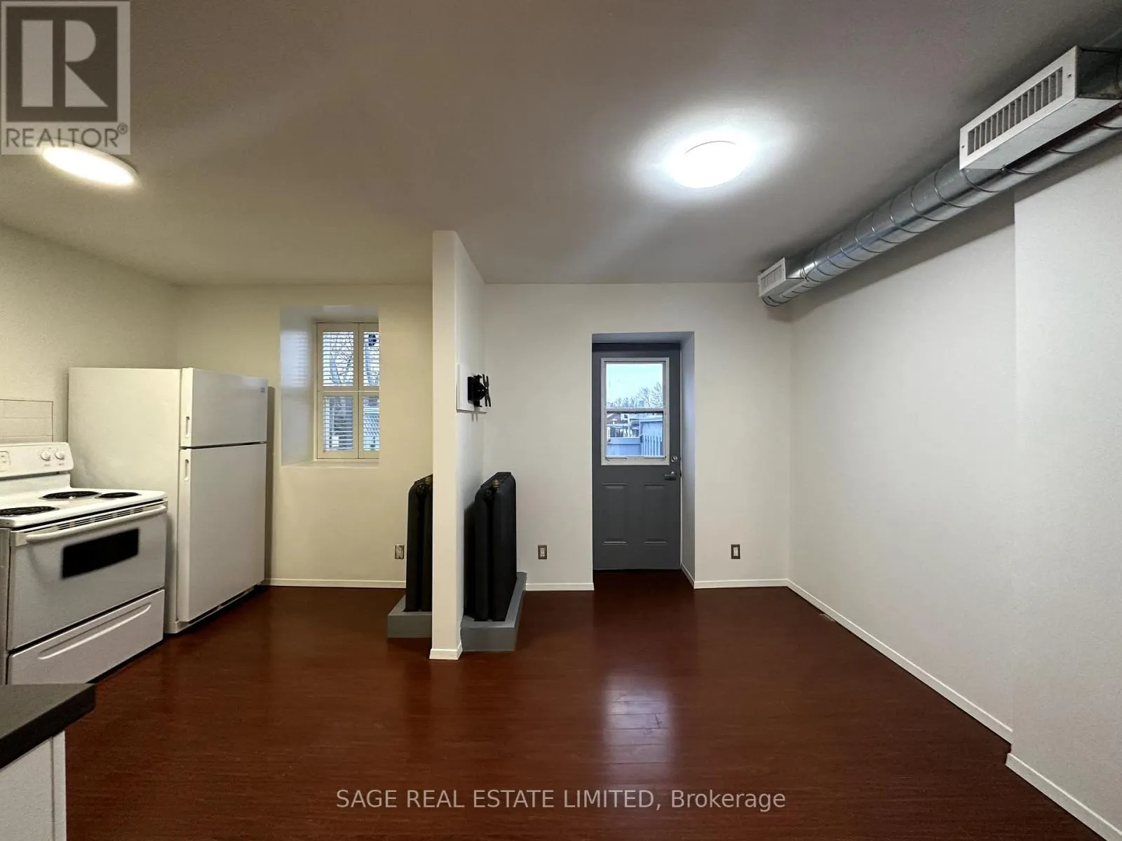 3 - 1130 QUEEN STREET W