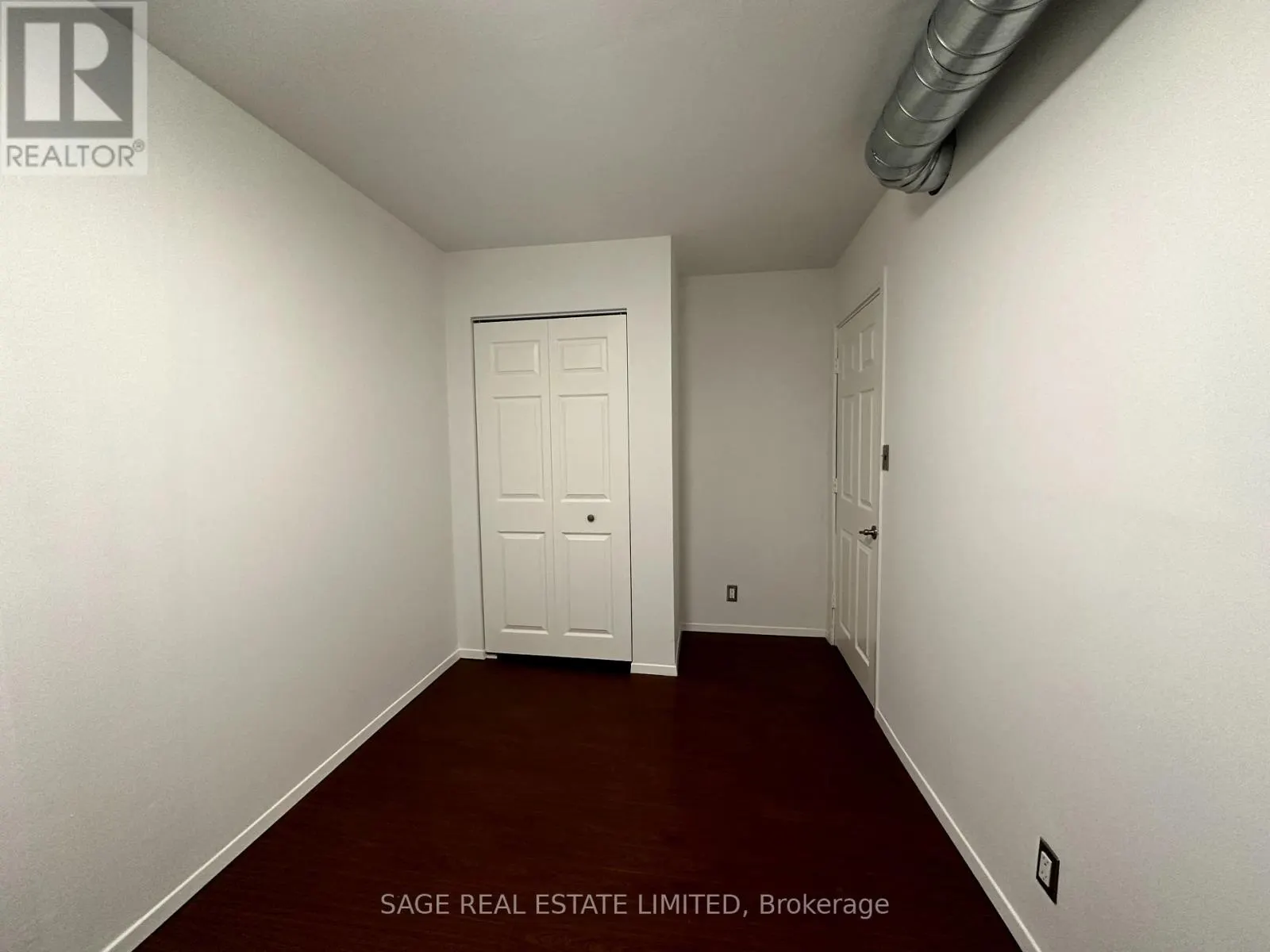 3 - 1130 QUEEN STREET W