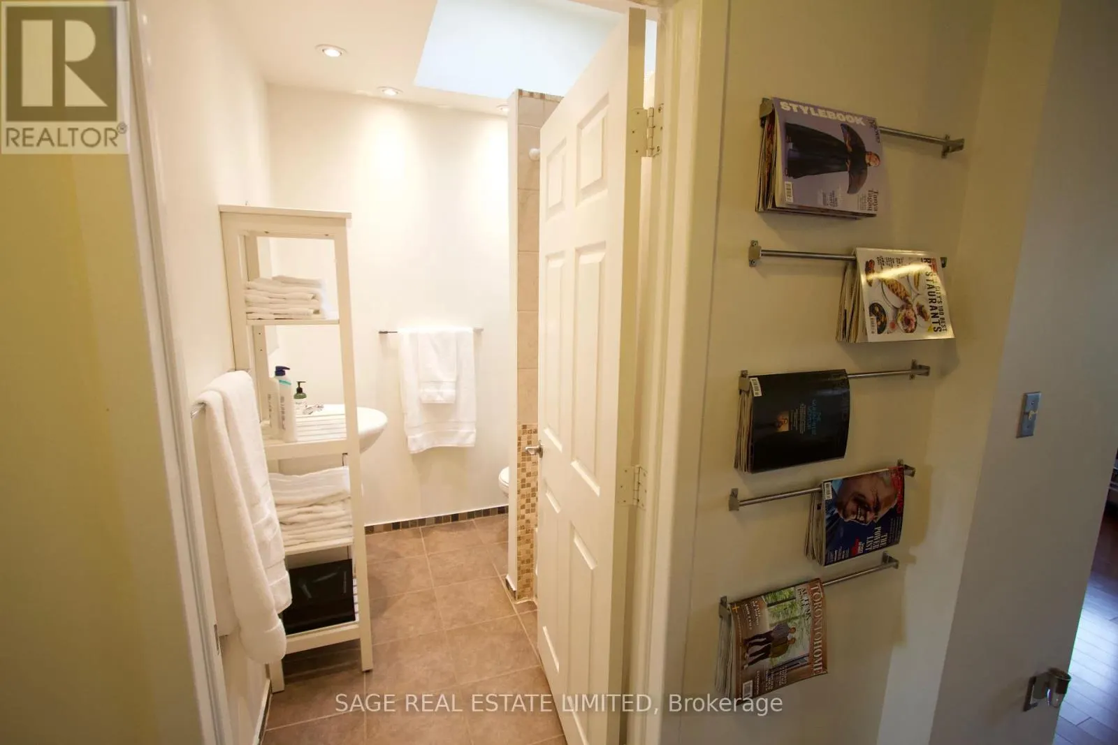 3 - 1130 QUEEN STREET W