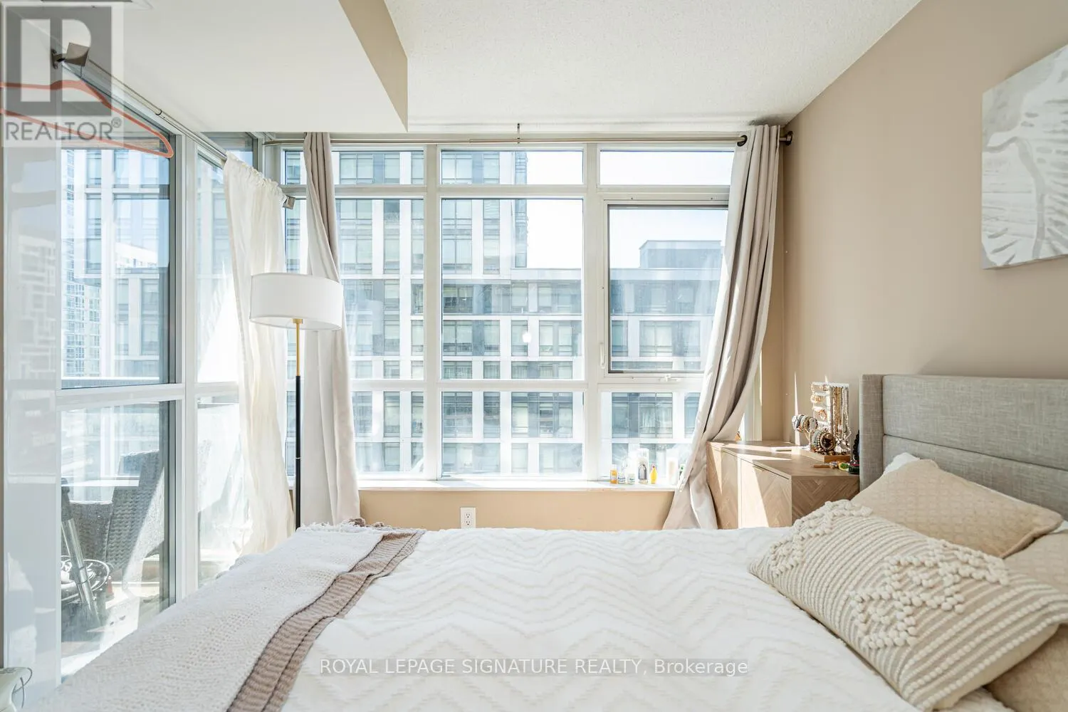 610 - 151 DAN LECKIE WAY