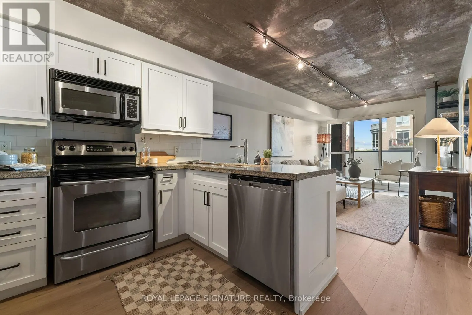 610 - 1005 KING STREET W