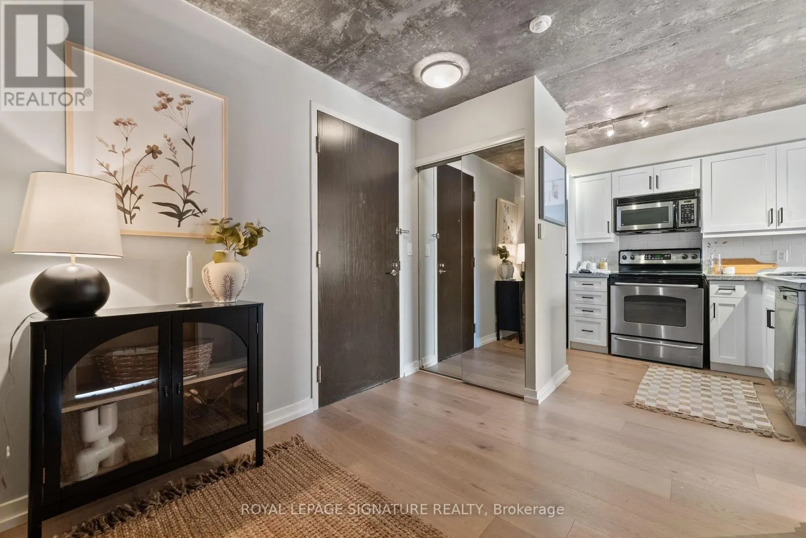 610 - 1005 KING STREET W