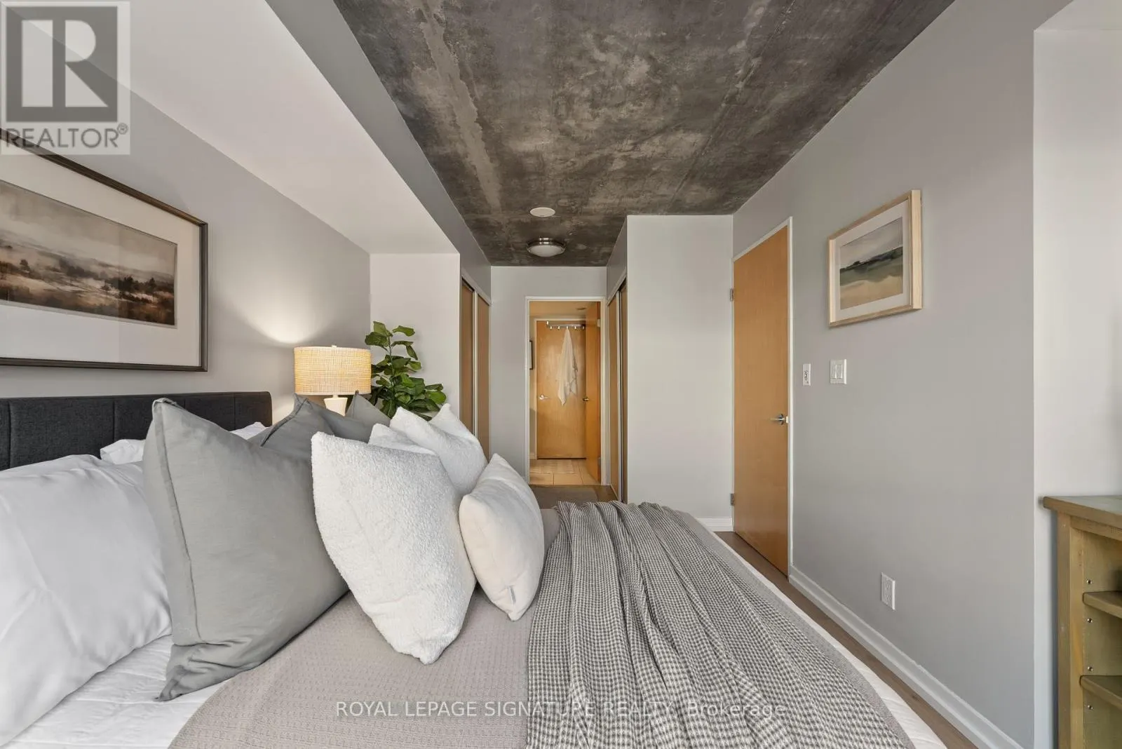 610 - 1005 KING STREET W