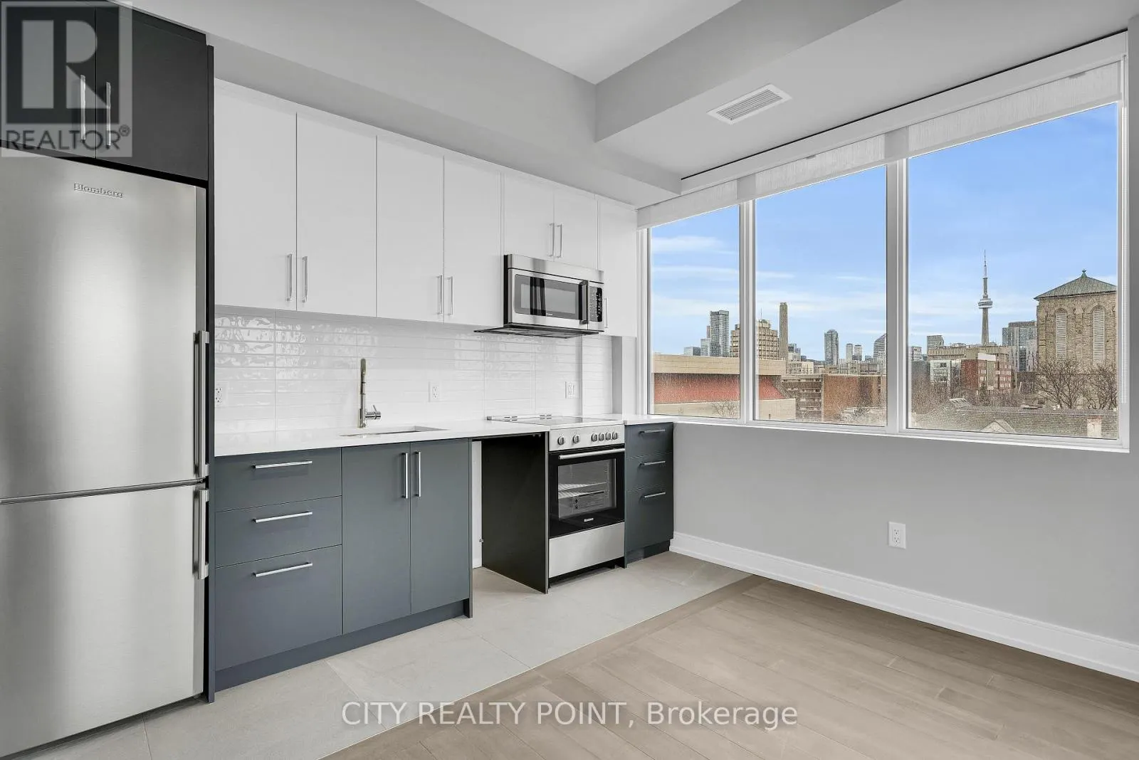 511 - 664 SPADINA AVENUE