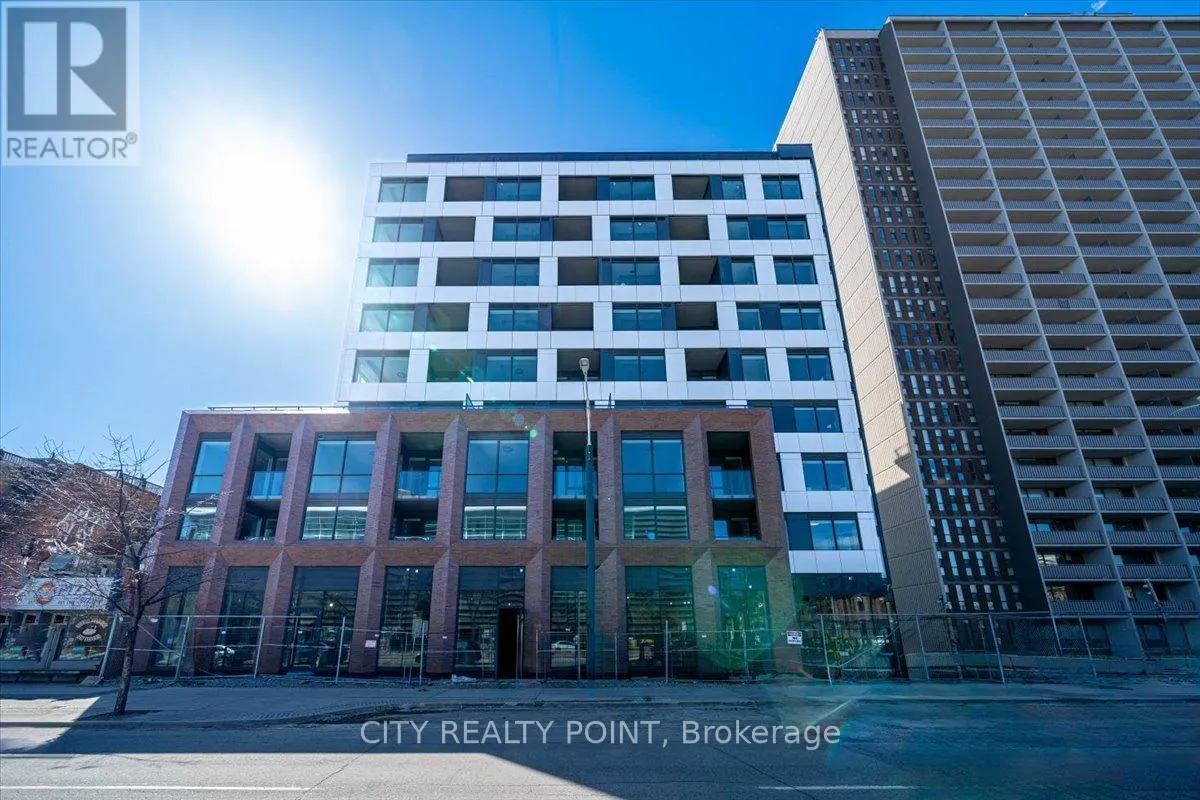 511 - 664 SPADINA AVENUE